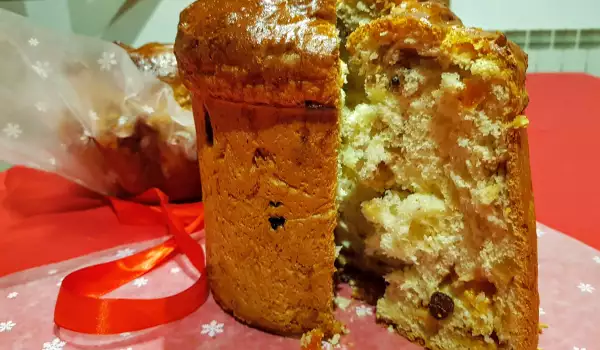 Panettone met pecannoten en witte chocolade