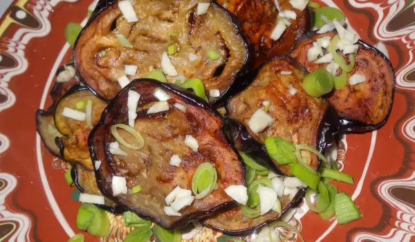 Gebakken aubergine met knoflook