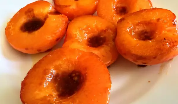 Geroosterde abrikozen met honing en mascarpone