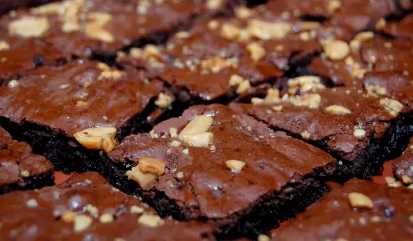 Brownies met walnoten, vanille en cacaopoeder