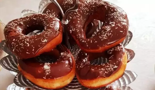 Chocolade donuts met huisgemaakte room