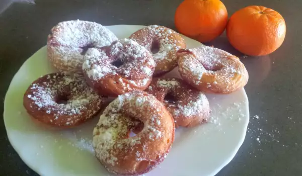 Boterachtige donuts met mandarijn smaak
