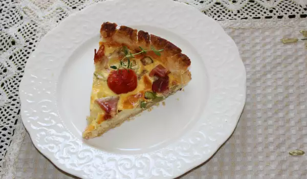 Lente quiche met courgette, ham en cherrytomaten