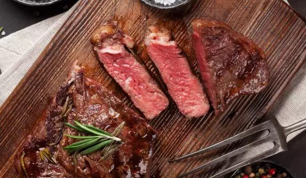 Wat betekent rare biefstuk en hoe bereid je het?