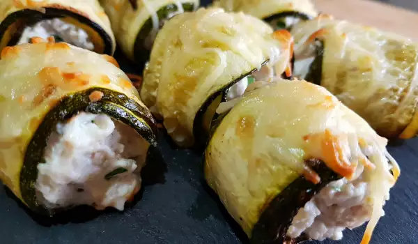 Gebakken courgette rolletjes met kalkoen en kwark