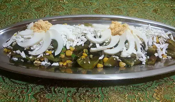 Salade met geroosterde paprika en mais