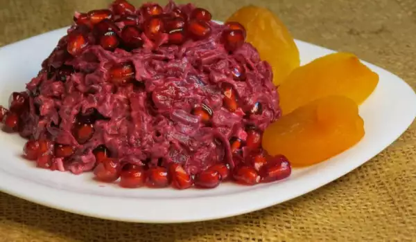 Salade met rode bieten en granaatappel