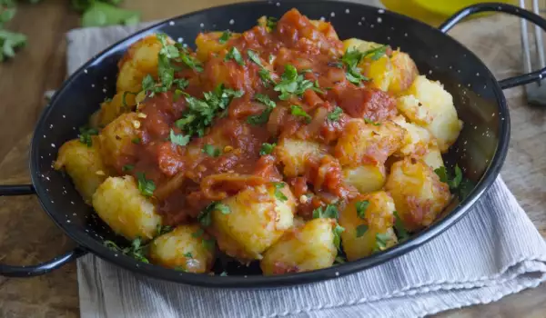 Patatas bravas is een heerlijke Spaanse delicatesse