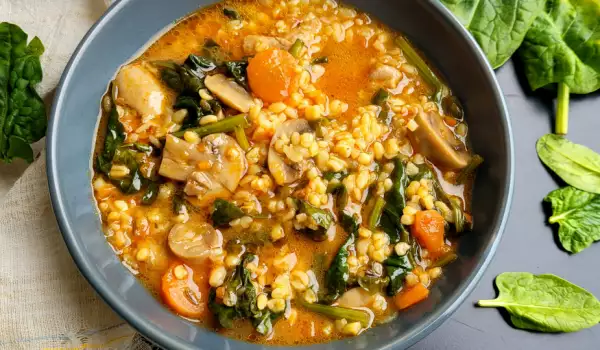 Spinazie stoofpot met bulgur en champignons