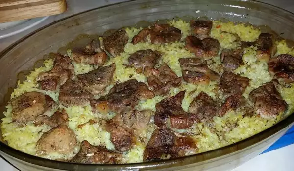Mals varkensvlees met rijst in de oven