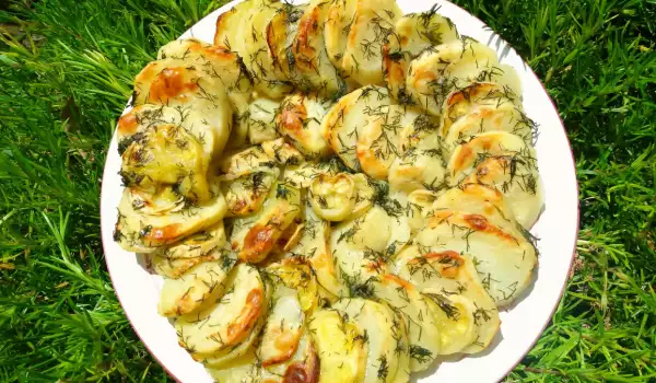 Gebakken aardappelen met courgette