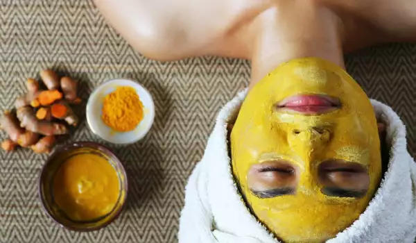Masker met Kurkuma