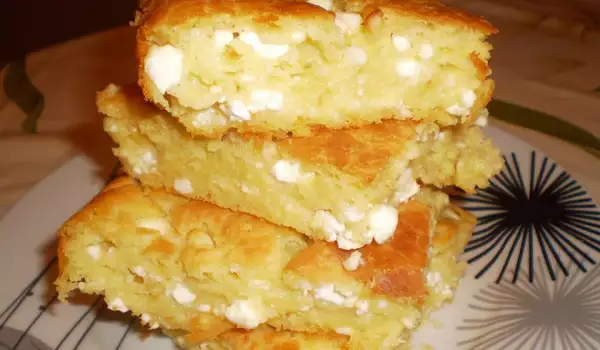 Simpele tutmanik met witte kaas - Bulgaars brood met witte kaas