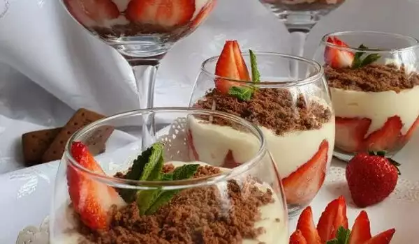 Zuivelroom met vanille en aardbeien