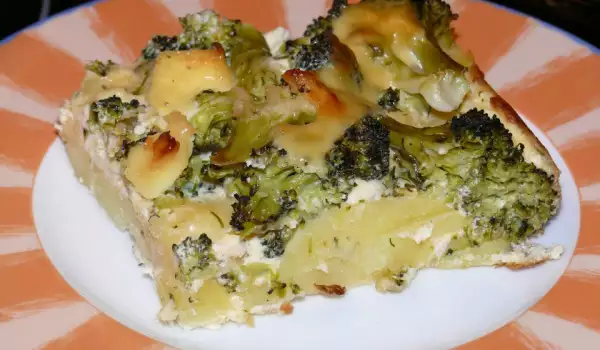 Vegetarische ovenschotel met aardappelen en broccoli