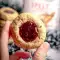 Pindakoekjes met kersengelei