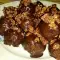 Zelfgemaakte chocolade balletjes met gedroogd fruit