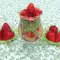 Verse smoothie met chiazaden, spinazie en aardbeien