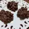 Chocoladesnoepjes met pindas