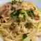 Spaghetti carbonara met parmezaanse kaas