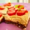 Suikervrij dessert van banaan, mango en aardbeien
