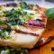 Gebakken halloumi met wilde knoflook en basilicum