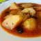 Stoofpot met gedroogde paprika en olijven