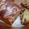 Sponscake met peer en pruimen