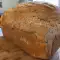 Spelt brood met zaden en honing