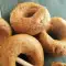 Zelfgemaakte Italiaanse volkoren taralli