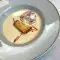 Witte chocoladesoep met citroen brownie en ijs