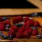 Rauwe Brownies met hazelnoten en frambozen