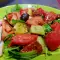 Rijk gevulde tomatensalade