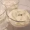 Zelfgemaakte vanillecreme met chocoladesnippers