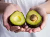 Hoe kan een avocado sneller rijpen?