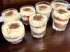 Koekjestaart met Beierse crème in glaasjes