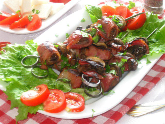 Gegrilde kippenlevertjes met bacon