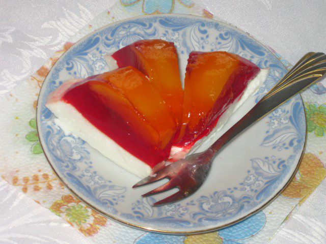 Perzik jelly dessert