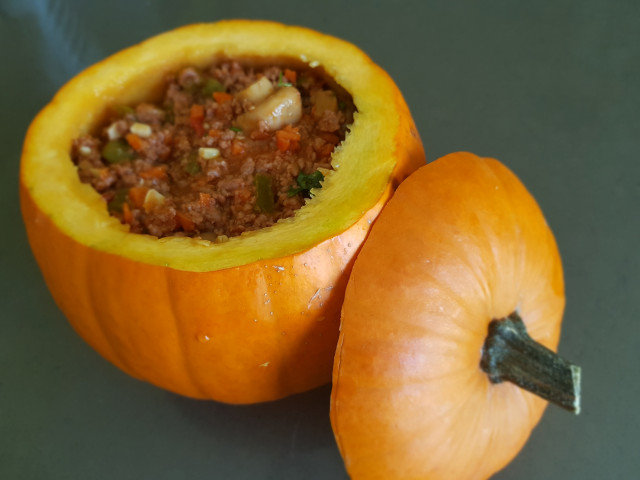 Gevulde pompoen met champignons en gehakt