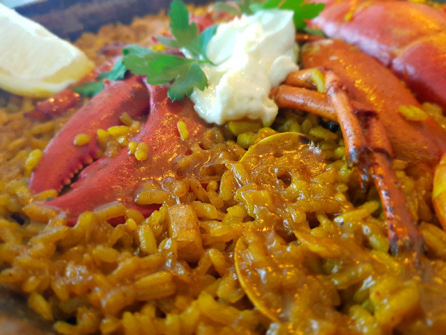 Paella met kreeft