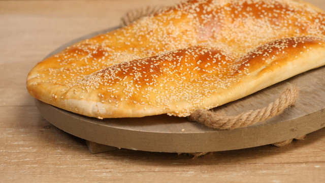 Turks brood met sesamzaadjes