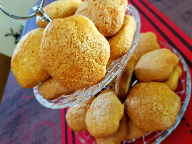 Paaskoekjes met sinaasappelsmaak