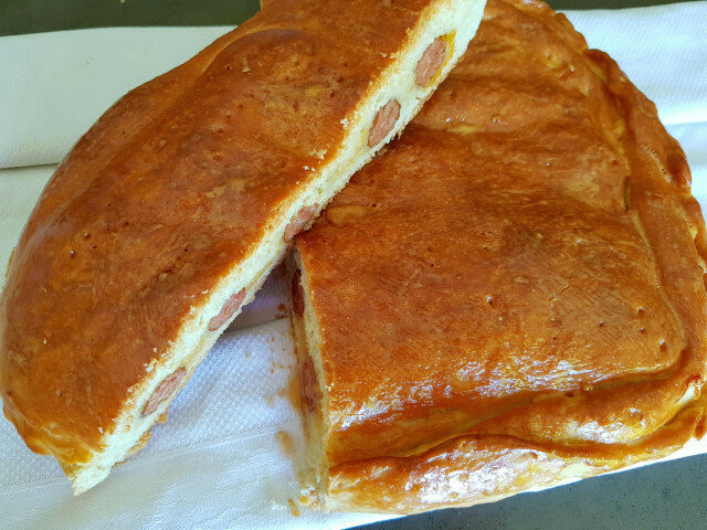 Spaanse Salamanca, gevuld brood (Coca de Salamanca)