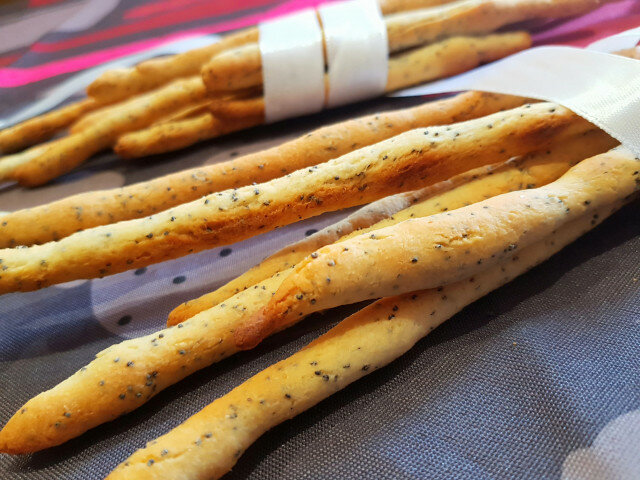 Cracker sticks met maanzaad