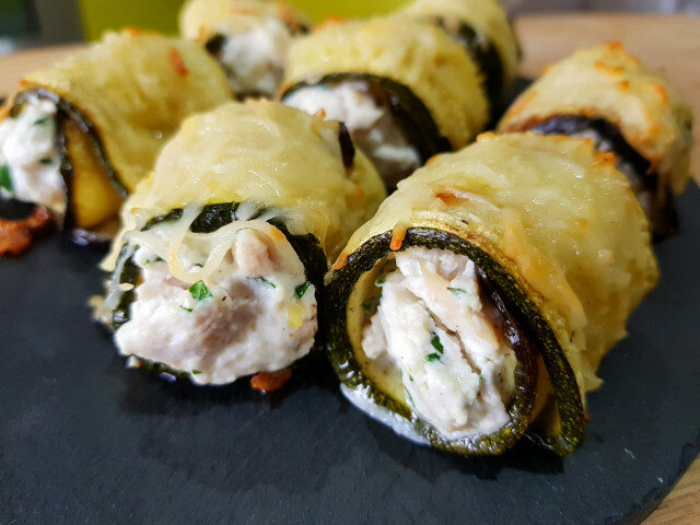 Gebakken courgette rolletjes met kalkoen en kwark