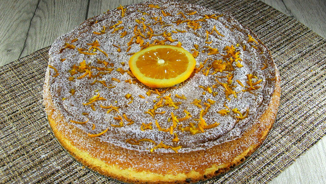 Sinaasappel glutenvrije cake met amandelen