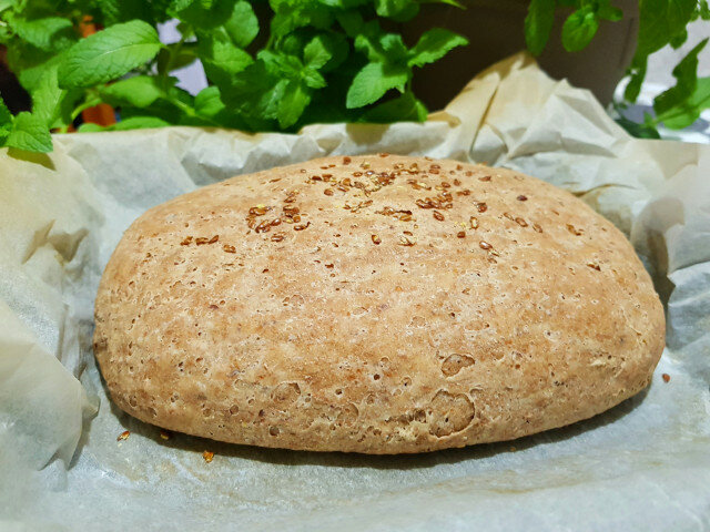 Volkoren speltbrood met lijnzaadolie en zaden