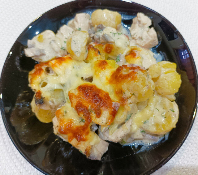 Ovenschotel met kipfilet en nieuwe aardappelen