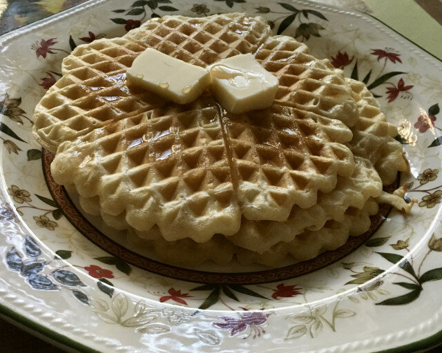 Wafels met ahornsiroop en boter