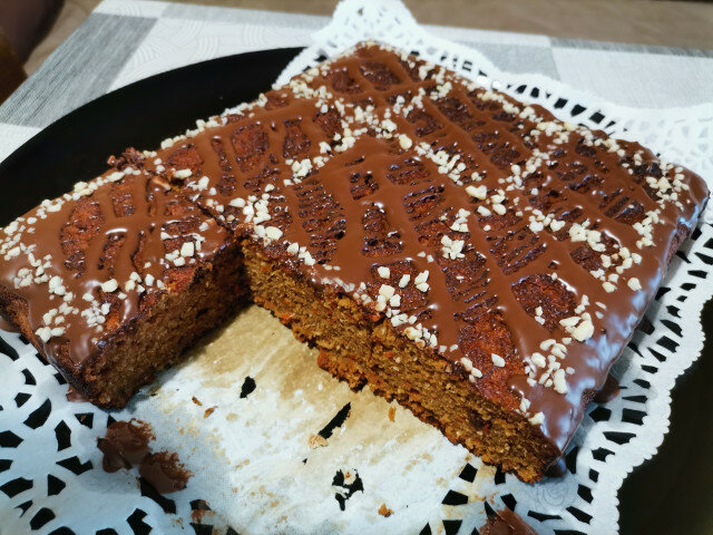 Glutenvrije worteltaart met chocolade